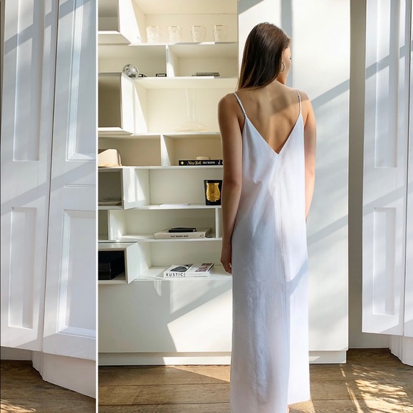 Aritzia Lustria Dress - Picture 2 of 3